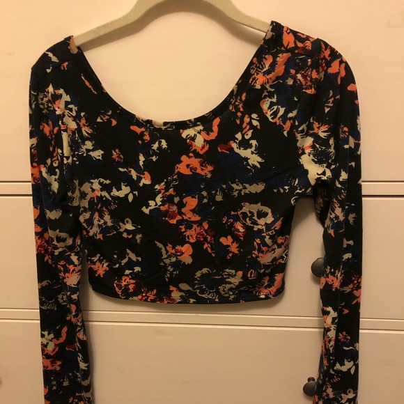 Xhilaration Crop Top (Size S) - Picture 2 of 2